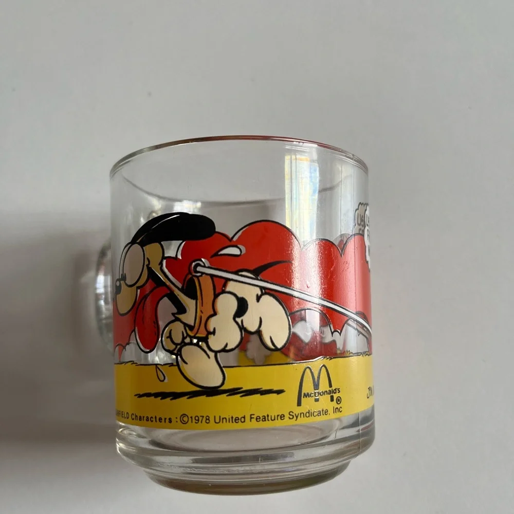 Vintage 1978 Jim Davis Garfield McDonald's Clear Glass Mug “Use Your Friends ..”